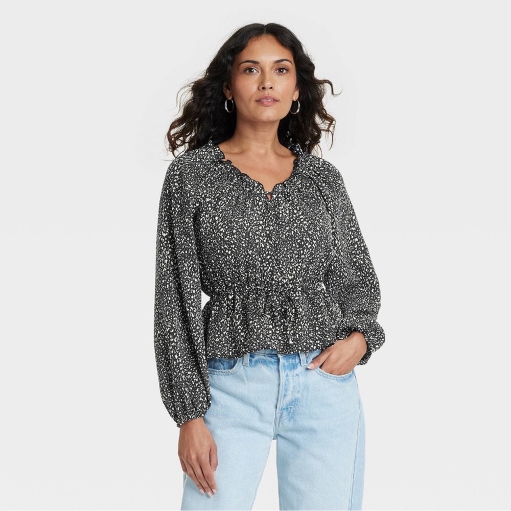 NWT Universal Thread Black and White Smocked Peplum Blouse Puff Sleeve